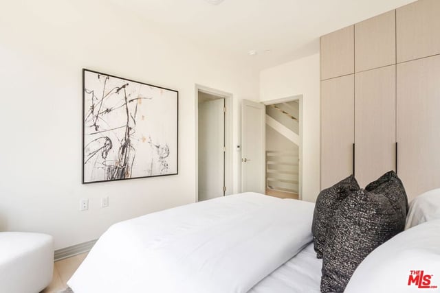 1051 N Spaulding Avenue E, West Hollywood, CA 90046 — photo 32 of 59