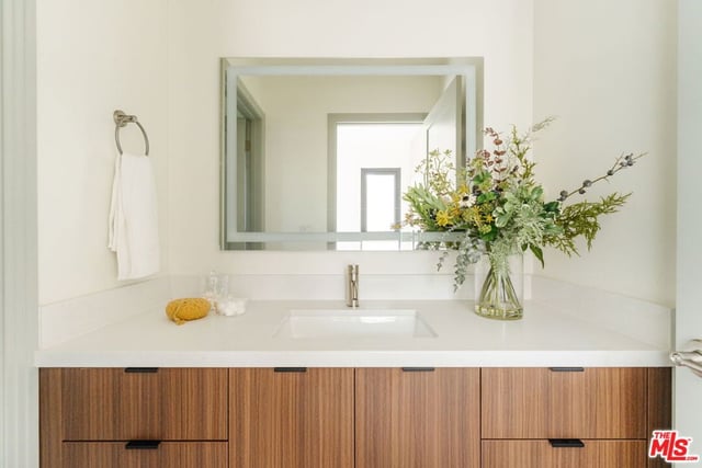 1051 N Spaulding Avenue E, West Hollywood, CA 90046 — photo 34 of 59