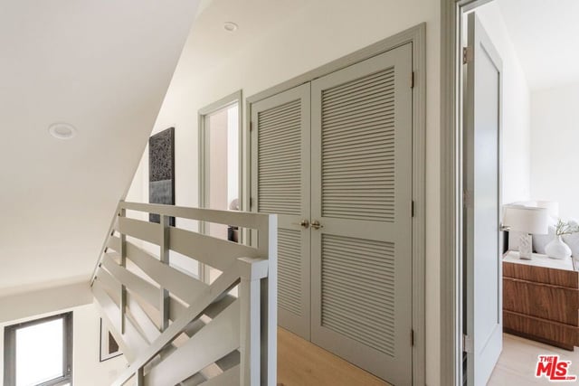 1051 N Spaulding Avenue E, West Hollywood, CA 90046 — photo 35 of 59