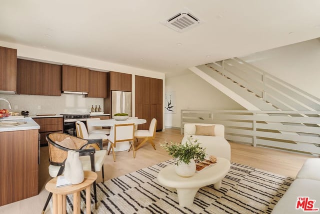 1051 N Spaulding Avenue E, West Hollywood, CA 90046 — photo 9 of 59