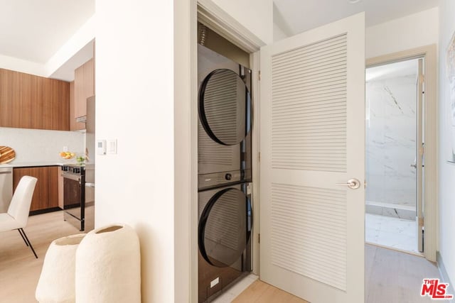 1051 N Spaulding Avenue B, West Hollywood, CA 90046 — photo 10 of 51