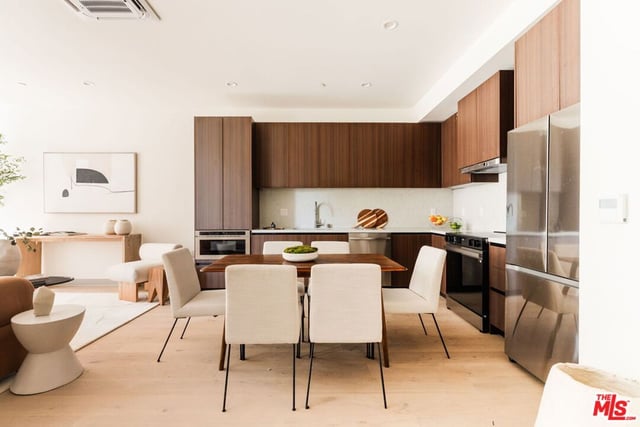 1051 N Spaulding Avenue B, West Hollywood, CA 90046 — photo 13 of 51