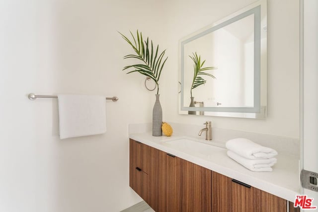 1051 N Spaulding Avenue B, West Hollywood, CA 90046 — photo 38 of 51