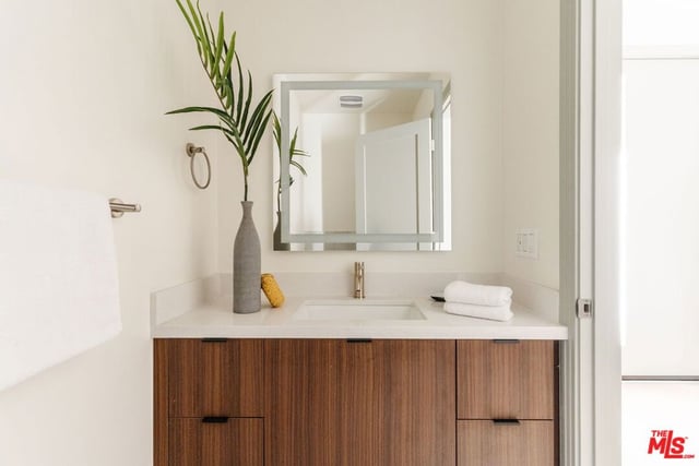 1051 N Spaulding Avenue B, West Hollywood, CA 90046 — photo 39 of 51