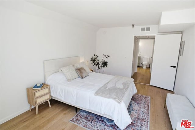 5143 Bakman Avenue 203, Los Angeles, CA 91601 — photo 6 of 10