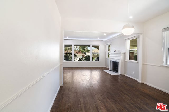 414 University Avenue, Burbank, CA 91504 — photo 9 of 58