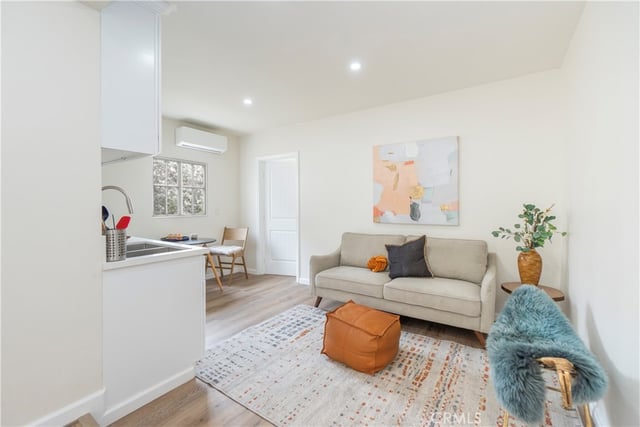 232 W 40th Place, Los Angeles, CA 90037 — photo 18 of 61