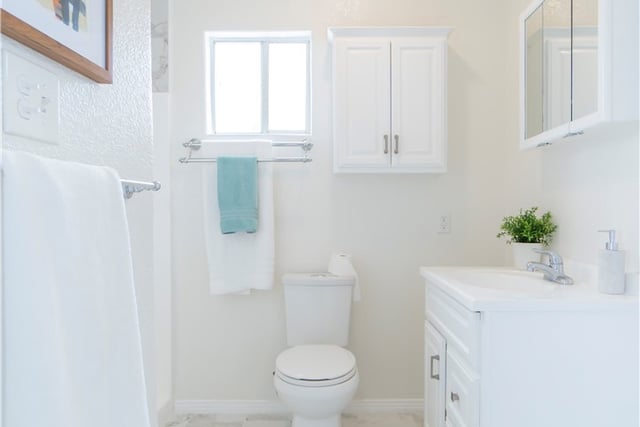 232 W 40th Place, Los Angeles, CA 90037 — photo 8 of 61
