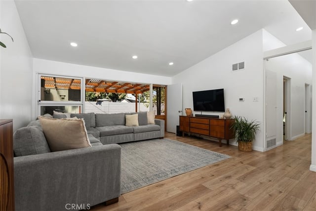 9925 Rutland Avenue, Whittier, CA 90605 — photo 4 of 28