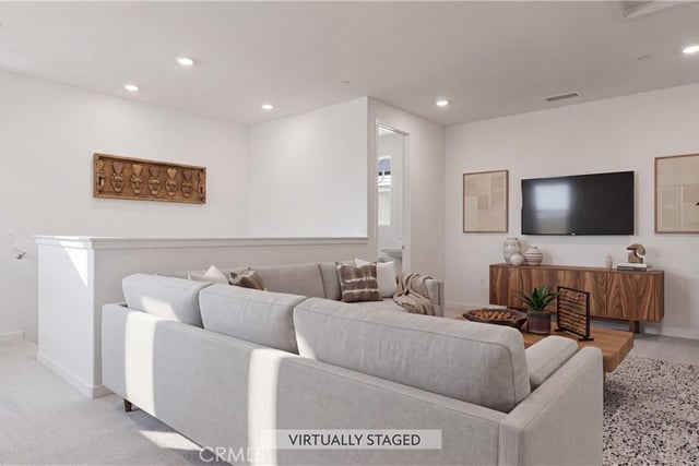 27322 Bear Paw Lane, Valencia, CA 91355 — photo 14 of 34