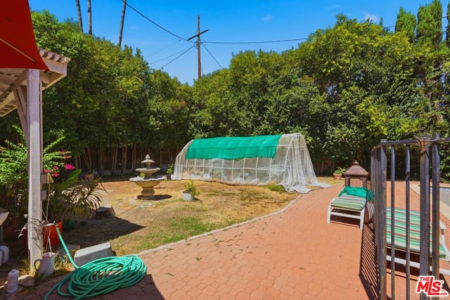 15719 Vose Street, Los Angeles, CA 91406 — photo 10 of 17