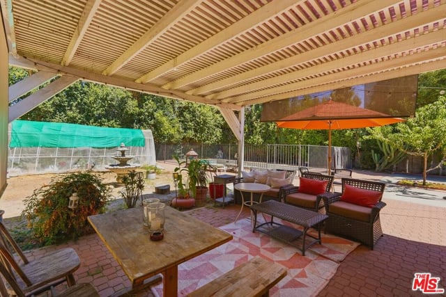 15719 Vose Street, Los Angeles, CA 91406 — photo 9 of 17