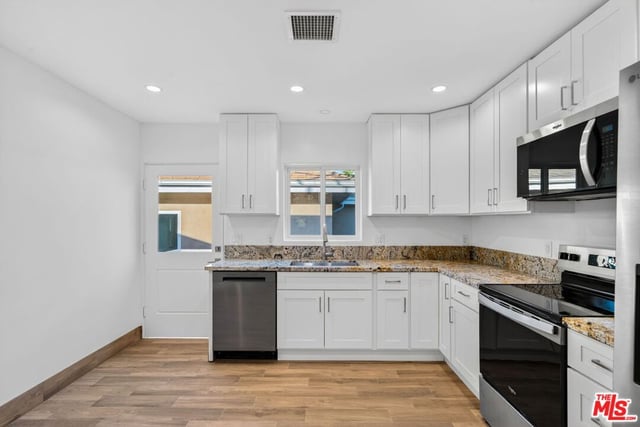 17623 Burbank Boulevard, Encino, CA 91316 — photo 10 of 41
