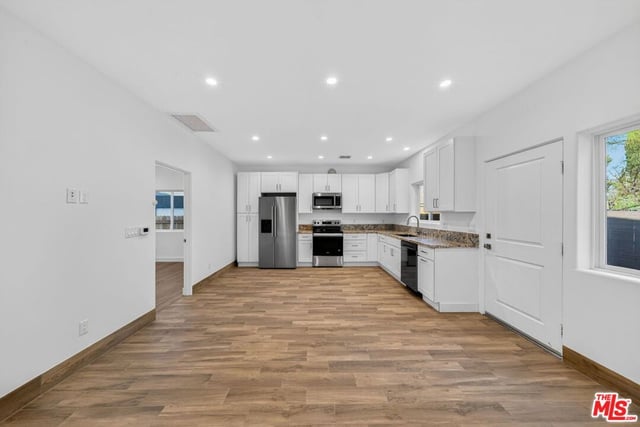 17623 Burbank Boulevard, Encino, CA 91316 — photo 33 of 41