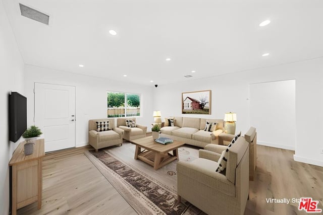 17623 Burbank Boulevard, Encino, CA 91316 — photo 4 of 41
