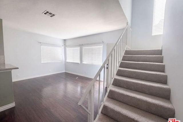 68 Maegan Place 4, Thousand Oaks, CA 91362 — photo 3 of 13