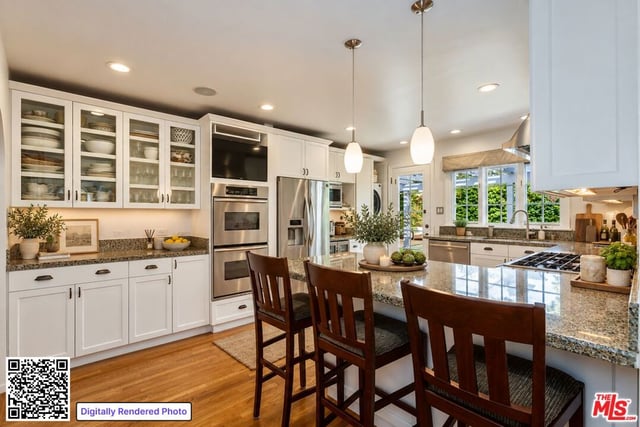 816 S Dunsmuir Avenue, Los Angeles, CA 90036 — photo 12 of 26