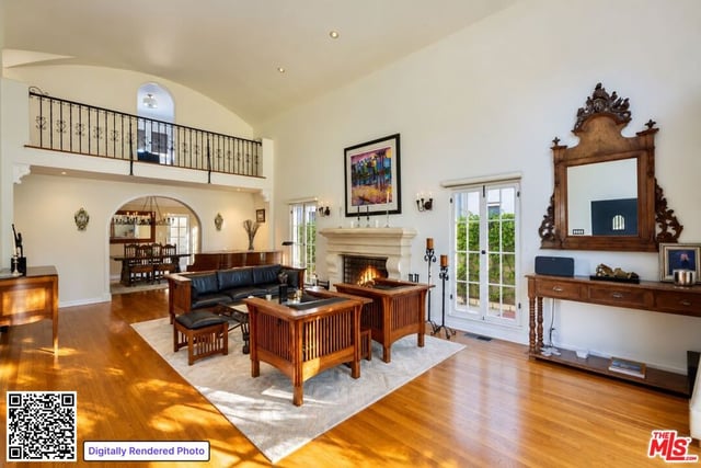 816 S Dunsmuir Avenue, Los Angeles, CA 90036 — photo 5 of 26