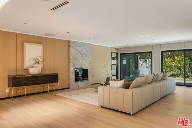 18057 Medley Drive, Los Angeles, CA 91316 — photo 7 of 45