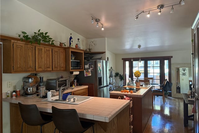 2567 E Chevy Chase, Glendale, CA 91206 — photo 9 of 28