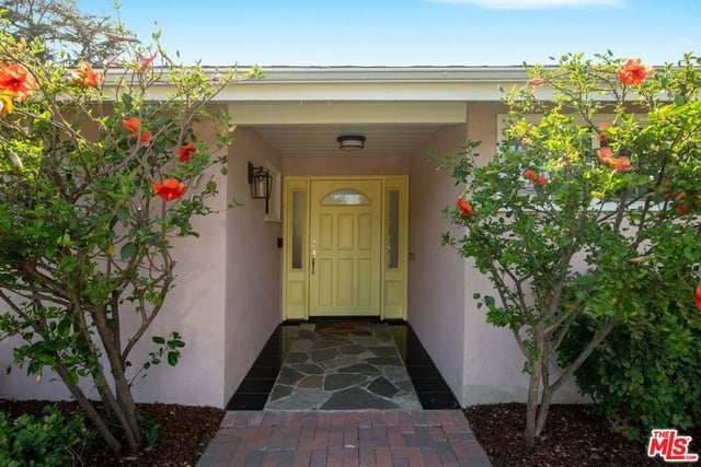 975 Pepperhill Road, Pasadena, CA 91107 — photo 2 of 26