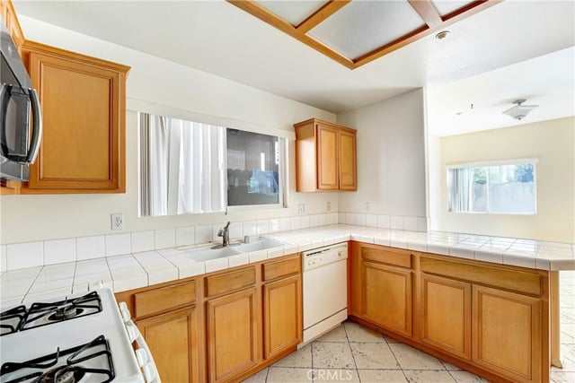 9315 Burnet Ave 117, North Hills, CA 91343 — photo 25 of 27