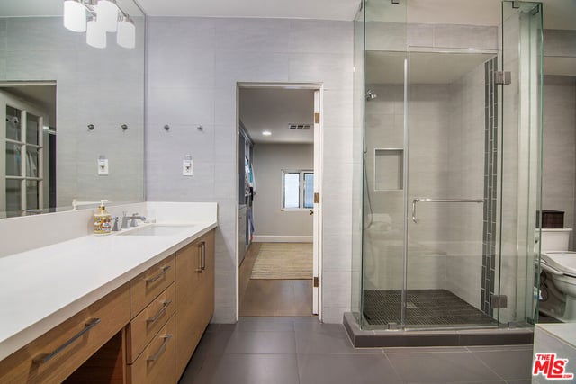 895 S Bronson Avenue, Los Angeles, CA 90005 — photo 19 of 31