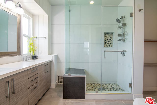895 S Bronson Avenue, Los Angeles, CA 90005 — photo 23 of 31