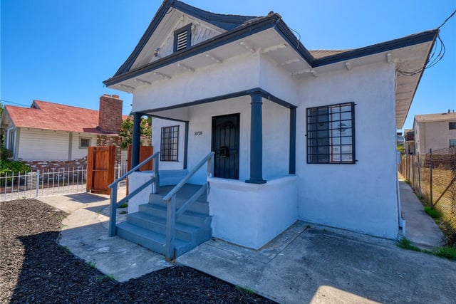 1028 E 10th, Long Beach, CA 90813 — photo 6 of 50