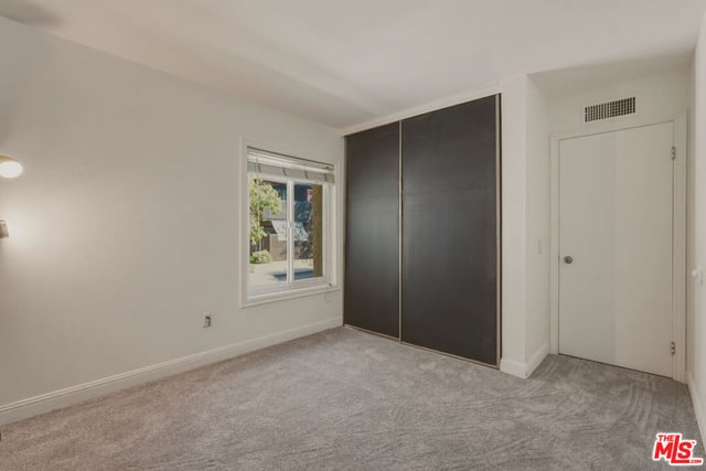18350 Hatteras Street 250, Tarzana, CA 91356 — photo 10 of 31