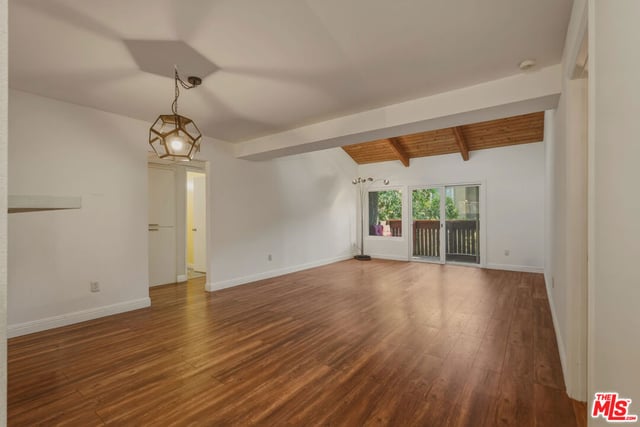 18350 Hatteras Street 250, Tarzana, CA 91356 — photo 12 of 31