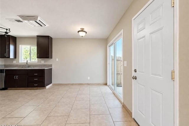 40205 162nd Street E, Palmdale, CA 93591 — photo 10 of 28