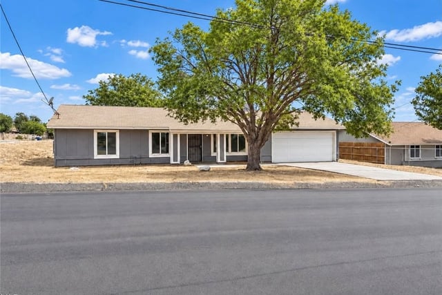 40205 162nd Street E, Palmdale, CA 93591 — photo 2 of 28