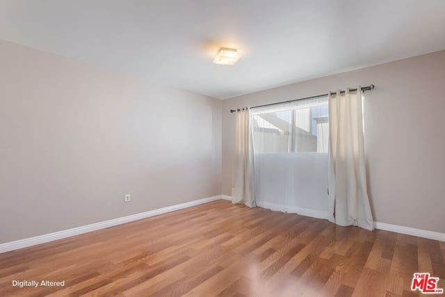 6420 Hazeltine Avenue 9, Los Angeles, CA 91401 — photo 18 of 35
