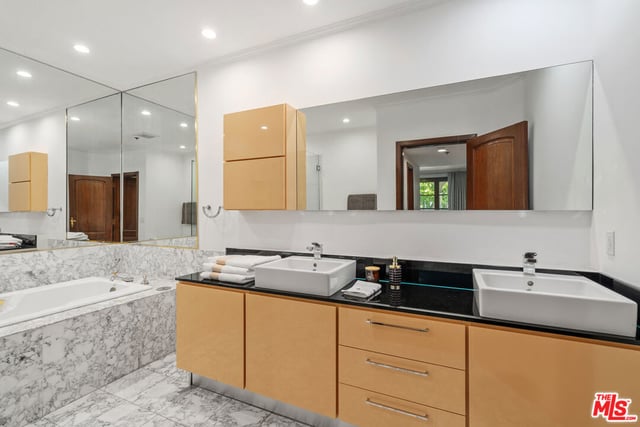 9249 Burton Way 302, Beverly Hills, CA 90210 — photo 16 of 19