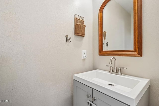4520 Los Damascos Place, Camarillo, CA 93012 — photo 11 of 36