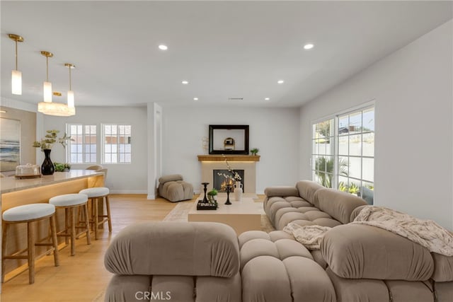 13131 Crewe Street, North Hollywood, CA 91605 — photo 3 of 31