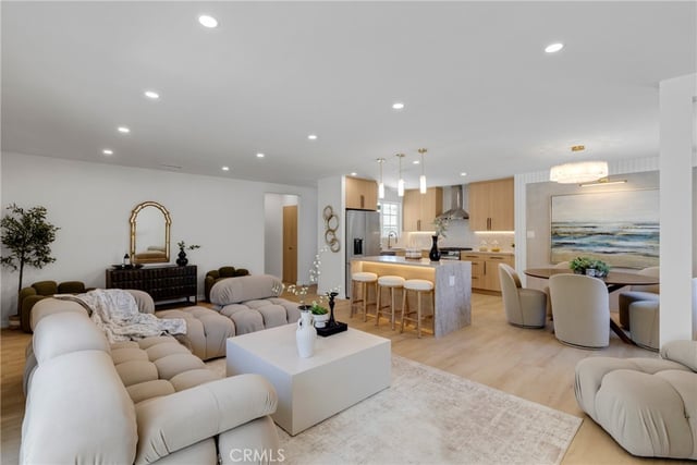 13131 Crewe Street, North Hollywood, CA 91605 — photo 4 of 31