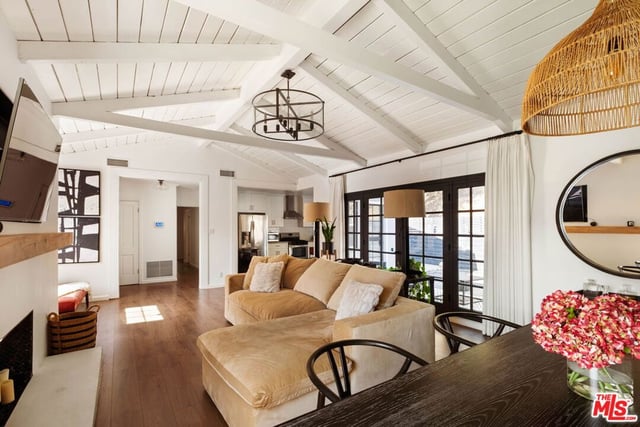 4550 S Mullen Avenue, Los Angeles, CA 90043 — photo 10 of 50