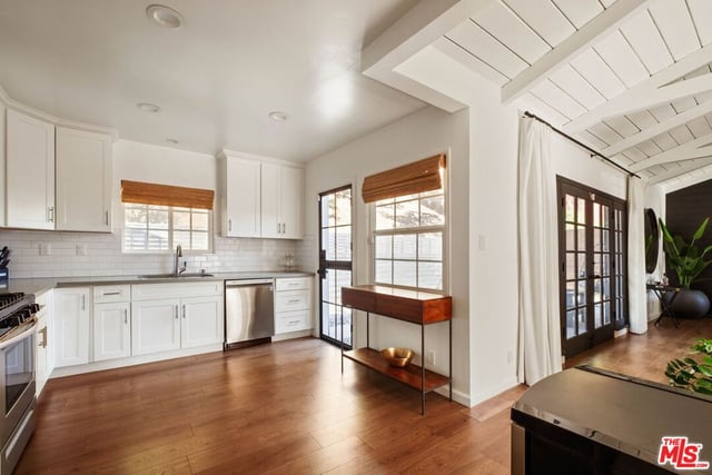 4550 S Mullen Avenue, Los Angeles, CA 90043 — photo 13 of 50