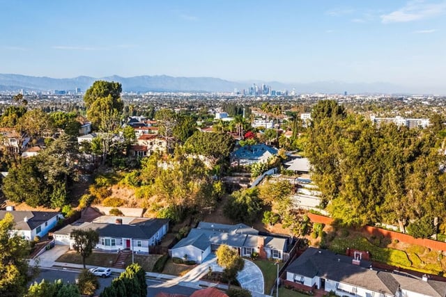 4550 S Mullen Avenue, Los Angeles, CA 90043 — photo 45 of 50