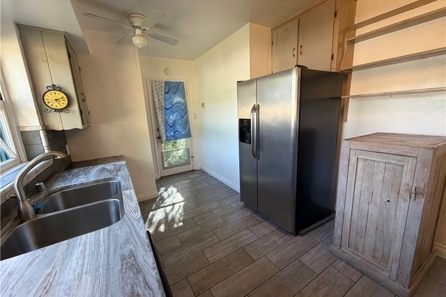 23141 Gonzales, Woodland Hills, CA 91367 — photo 17 of 31