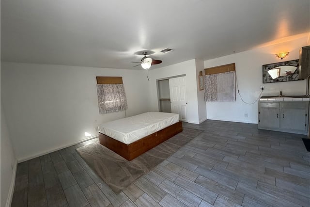 23141 Gonzales, Woodland Hills, CA 91367 — photo 26 of 31