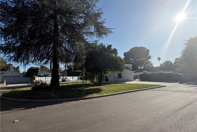 23141 Gonzales, Woodland Hills, CA 91367 — photo 5 of 31
