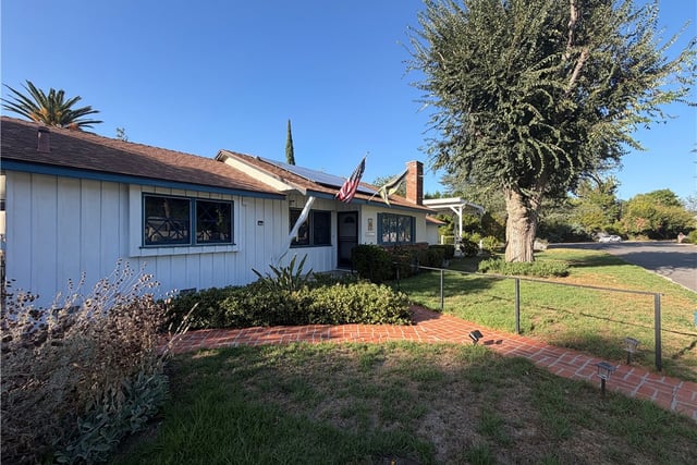 23141 Gonzales, Woodland Hills, CA 91367 — photo 6 of 31