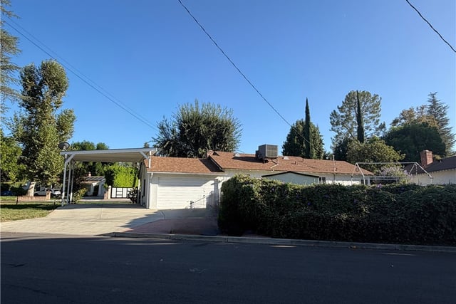23141 Gonzales, Woodland Hills, CA 91367 — photo 8 of 31