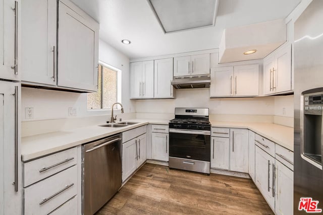10629 Woodbridge Street 311, Toluca Lake, CA 91602 — photo 11 of 30