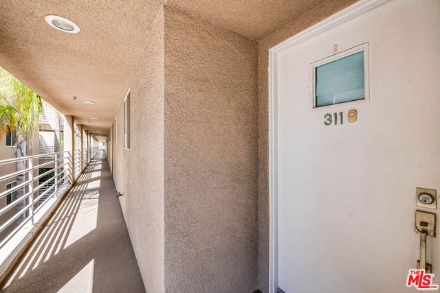 10629 Woodbridge Street 311, Toluca Lake, CA 91602 — photo 2 of 30