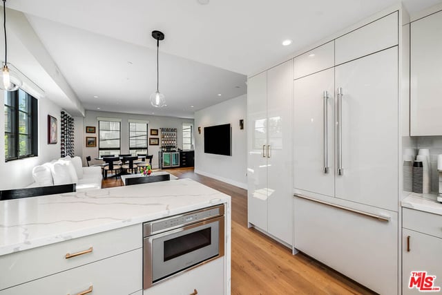 10610 W Kareen Court, Toluca Lake, CA 91602 — photo 16 of 41