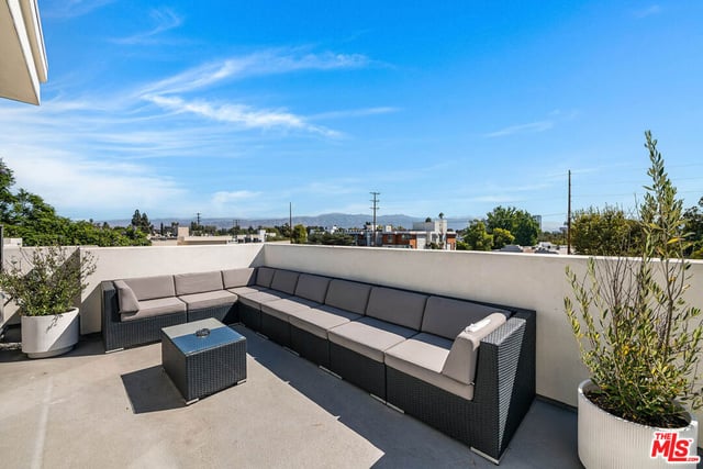 10610 W Kareen Court, Toluca Lake, CA 91602 — photo 31 of 41